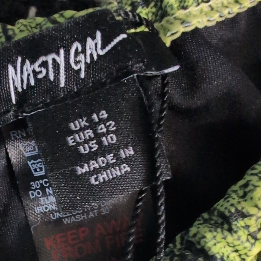 Nasty Gal Neon Green Snake Print Bikini - Picture 5 of 12